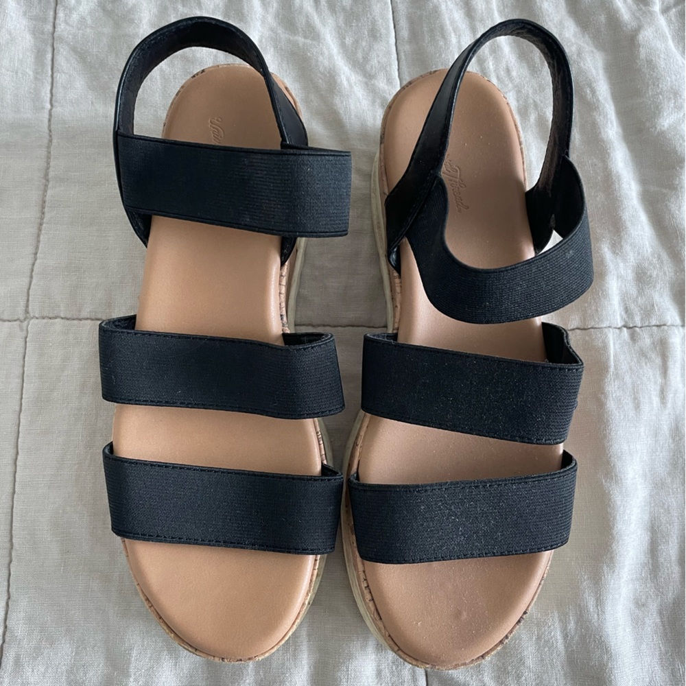 Wedges threshold sandals
